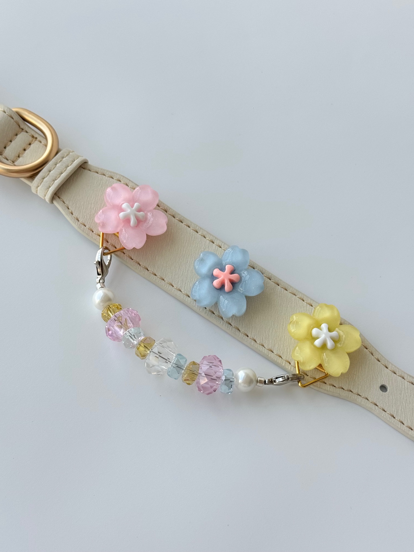 Pastel Shell Jewel Pet Collar · view 100292-03