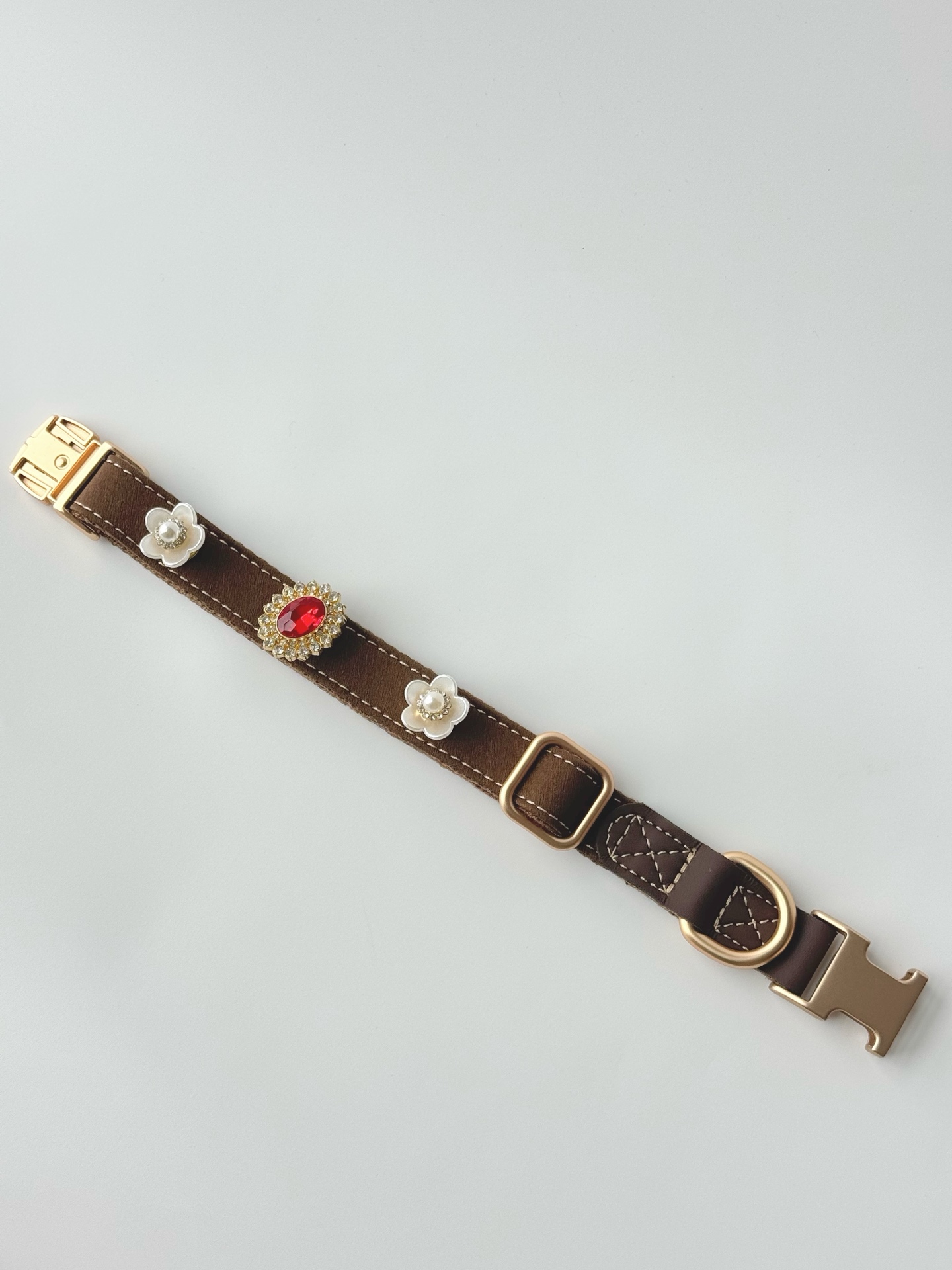 Feather Buckle Collar · view 100375-04