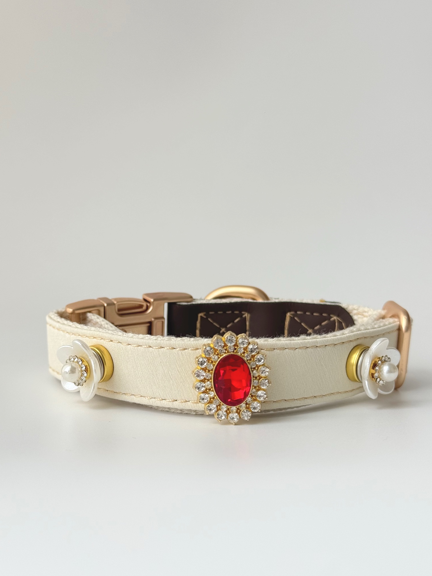 Feather Buckle Collar