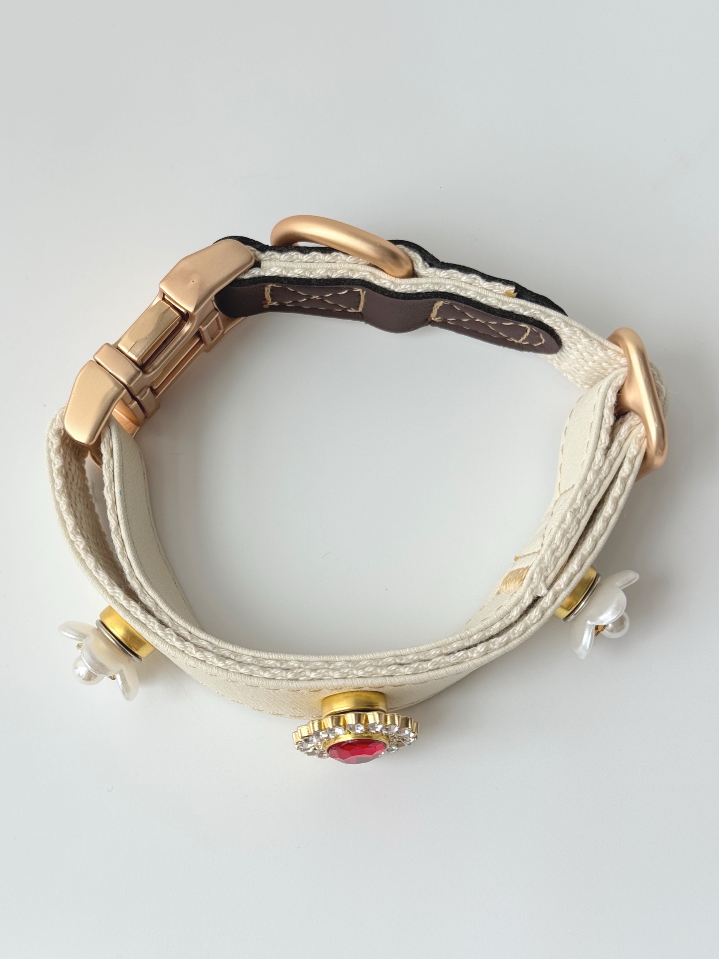 Feather Buckle Collar · view 100376-02