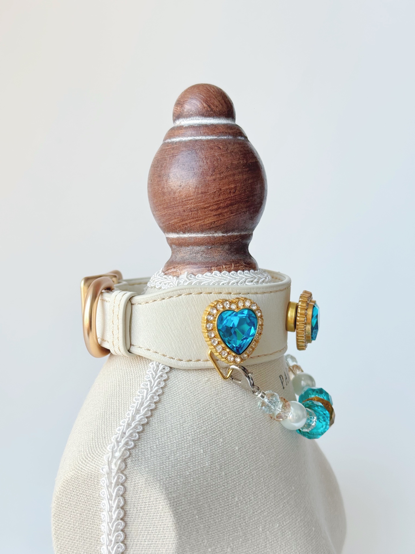 Ocean Heart Amber Pet Collar · view 100389-02